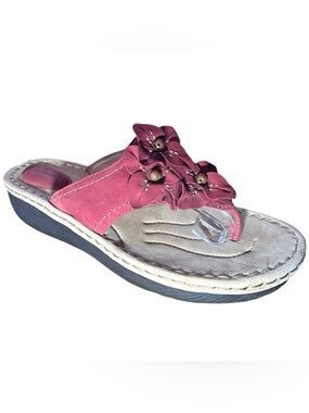 Clarks Artisan thong sandal, model Latin., Wine suede/leather, 3D Floral SZ 10M